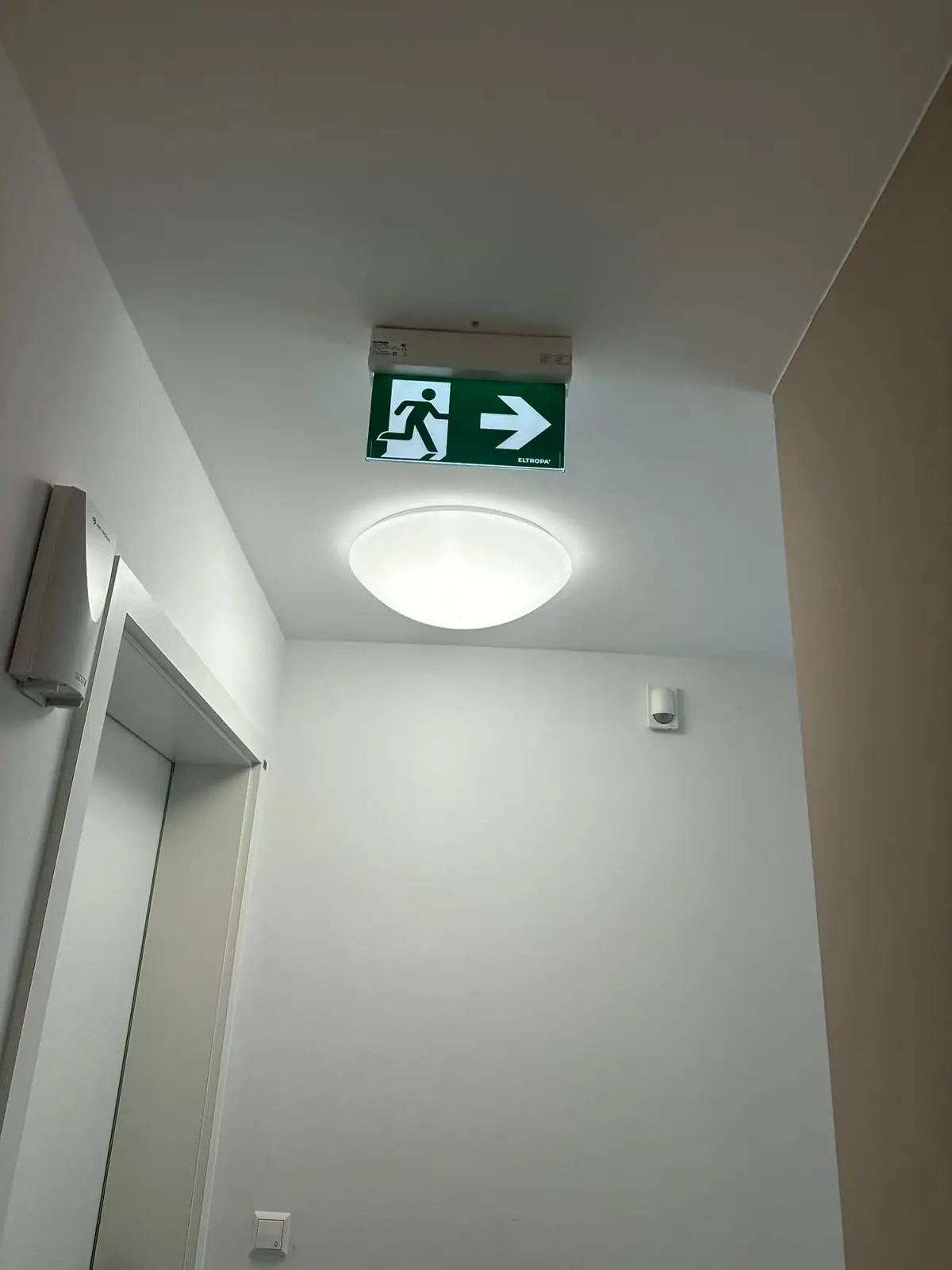 Sécherheetsbeliichtung, Foto 4