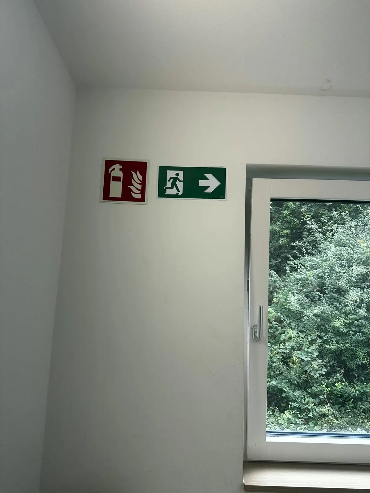 Sécherheetsbeliichtung, Foto 5